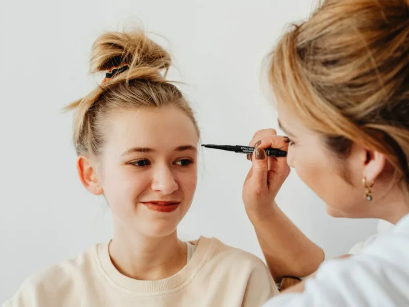 Augenbrauenstift - die besten 7 im Vergleich