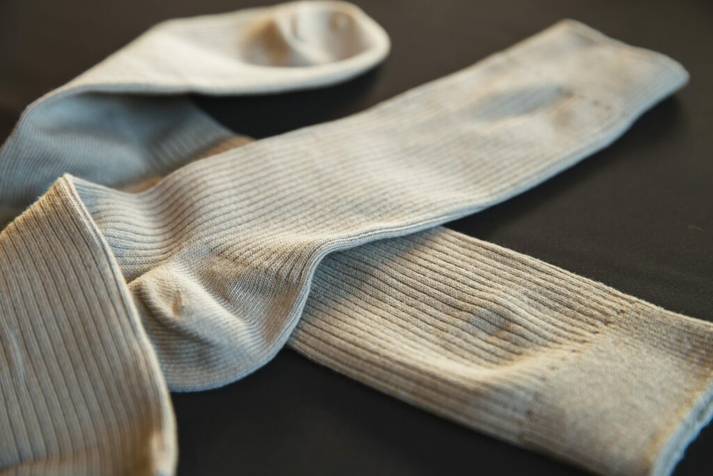 Socken lassen sich am besten im Kleiderschrank Organizer unterbringen
